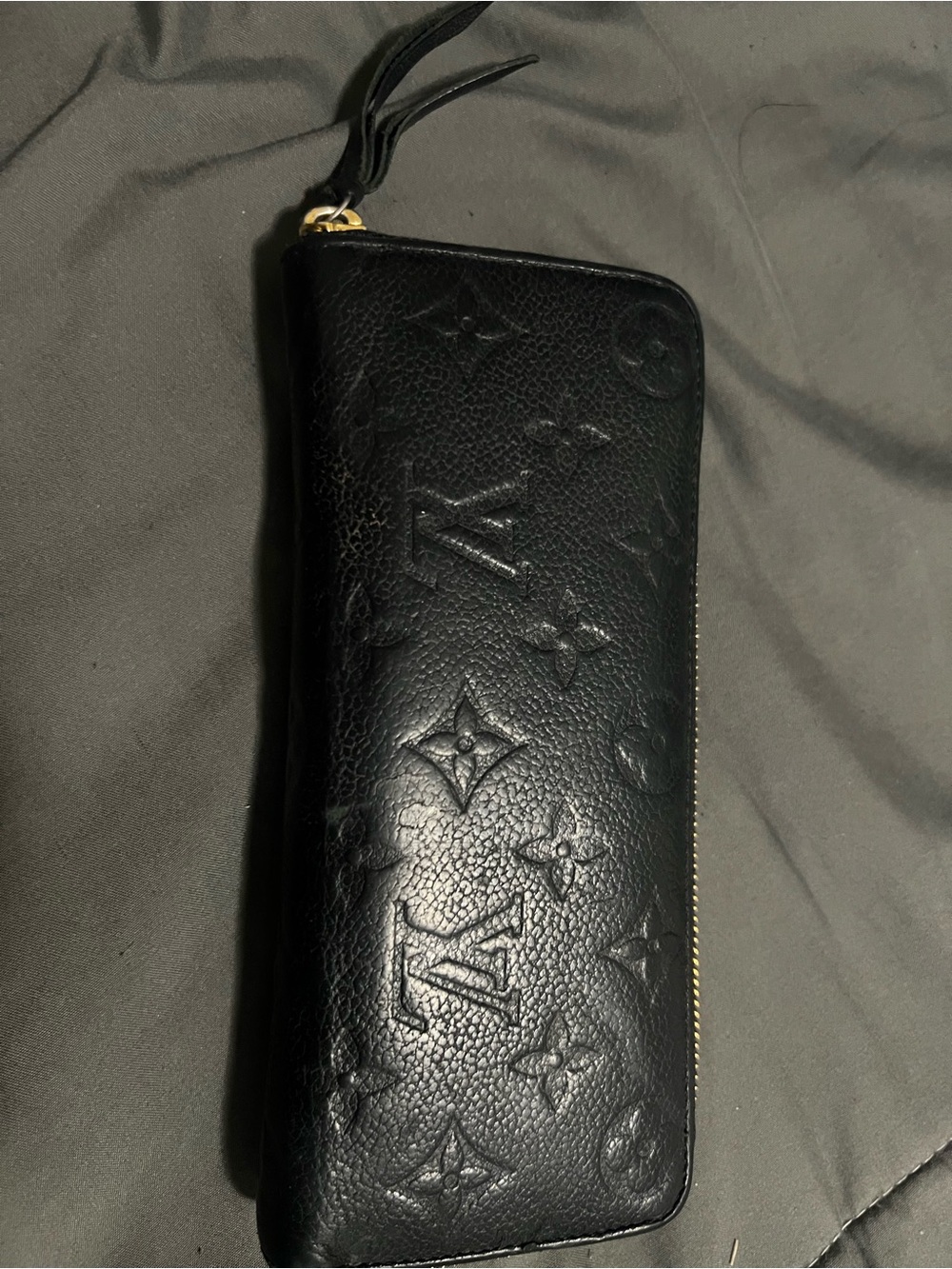 Black Zip-Around womens Wallet - Picture 2 of 6